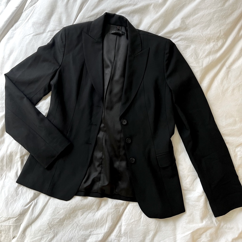 Ellie Tahari fitted blazer